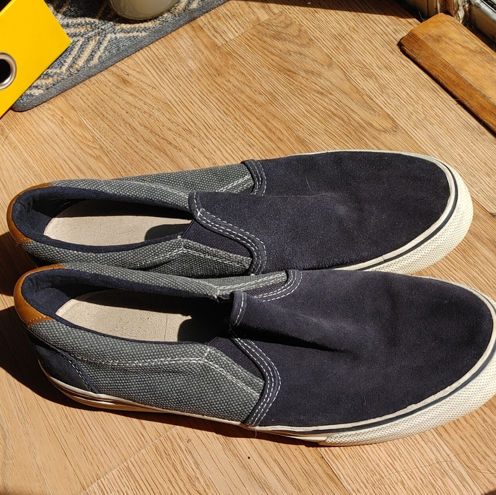 Bass slip ons